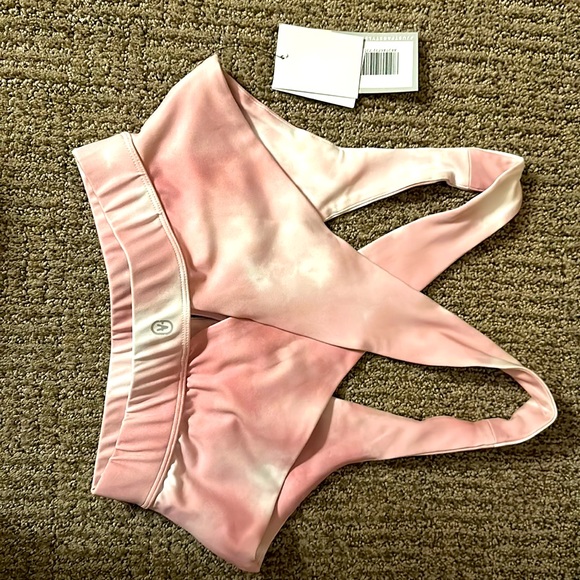 Twist front sports bra - Picture 2 of 2